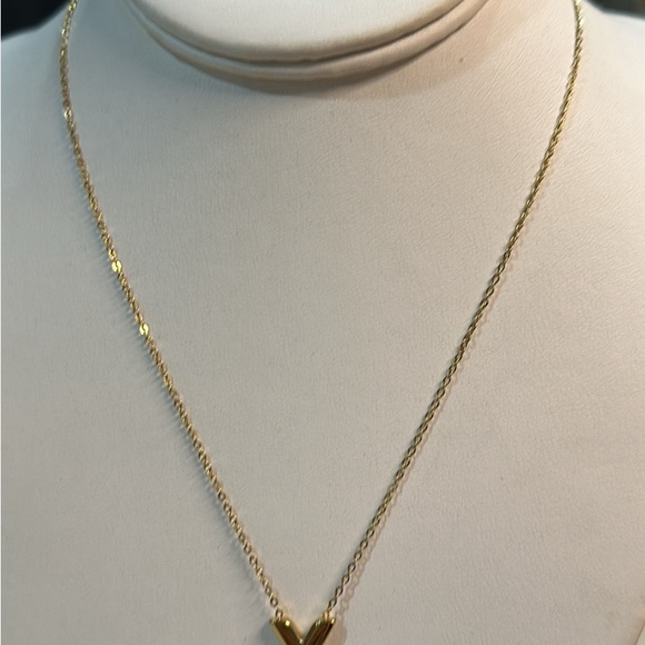 in fashion lv necklace 18” long - Picture 7 of 14